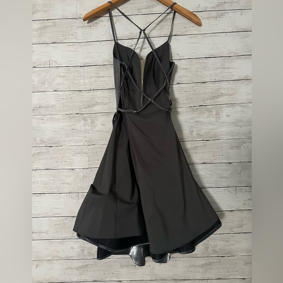 La Famme Dress Size 0 - Picture 8 of 8